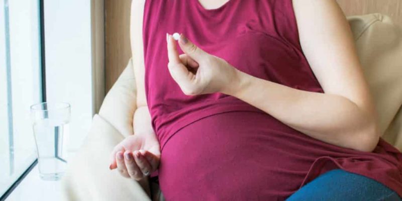 Hydrocodone-Pregnancy-and-Breastfeeding-1024x512